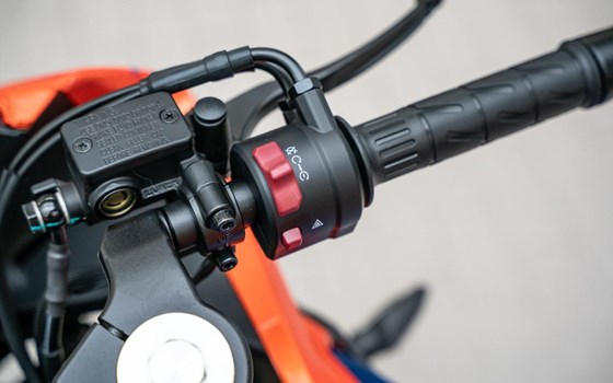 Neufahrzeug CFMOTO 300SR - Bild 9