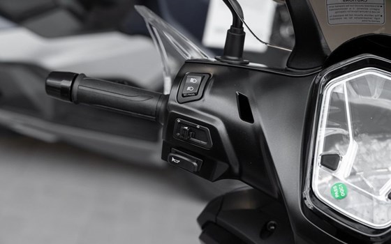 Neufahrzeug Voge SR16 125 ABS TCS - Bild 8