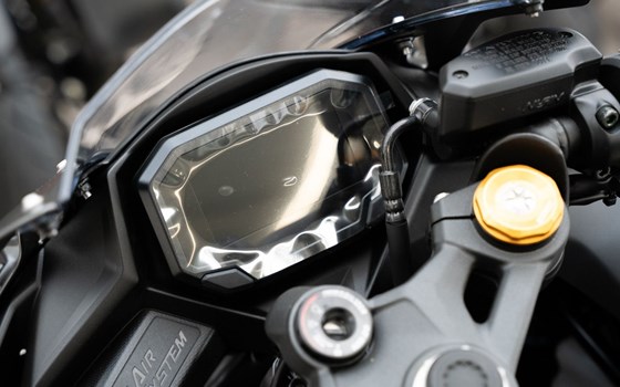 Neufahrzeug Kawasaki Ninja ZX-4RR - Bild 11