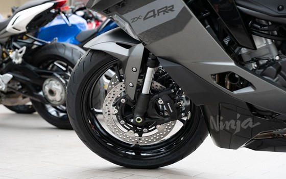 Neufahrzeug Kawasaki Ninja ZX-4RR - Bild 13