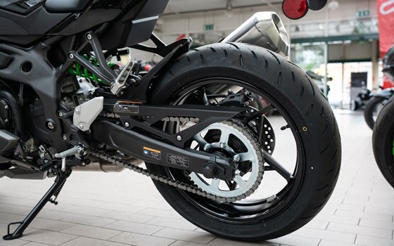 Neufahrzeug Kawasaki Ninja ZX-4RR - Bild 15