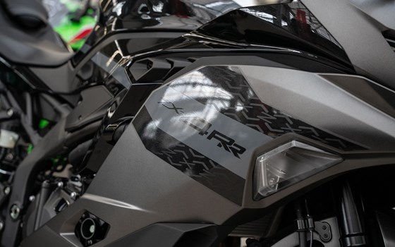 Neufahrzeug Kawasaki Ninja ZX-4RR - Bild 19