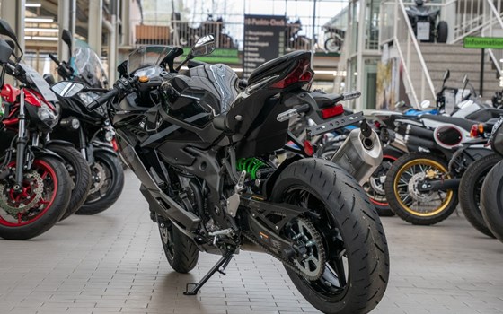 Neufahrzeug Kawasaki Ninja ZX-4RR - Bild 5