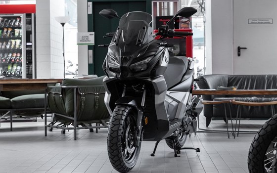 Neufahrzeug Voge SR1 ADV 125 ABS TCS - Bild 3