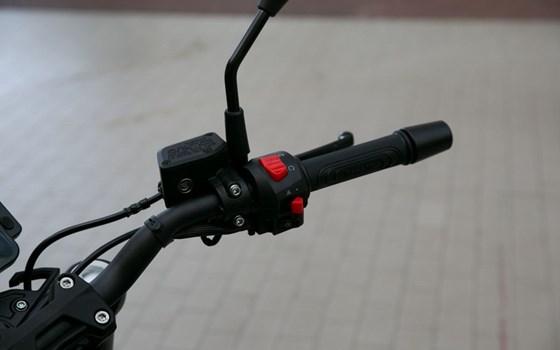 Gebrauchtmotorrad Benelli Leoncino 125 - Bild 12