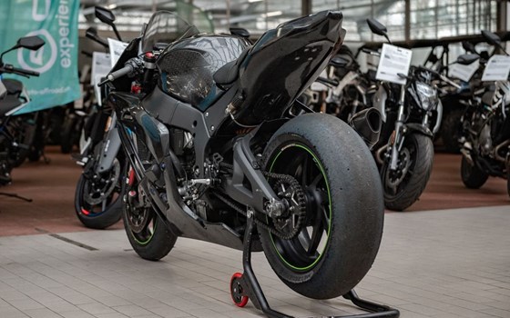 Gebrauchtmotorrad Kawasaki Ninja ZX-10RR - Bild 4