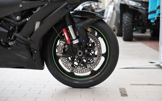 Gebrauchtmotorrad Kawasaki Ninja ZX-10RR - Bild 6