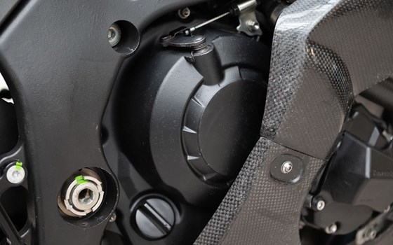 Gebrauchtmotorrad Kawasaki Ninja ZX-10RR - Bild 9