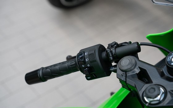 Neufahrzeug Kawasaki Ninja 125 - Bild 9