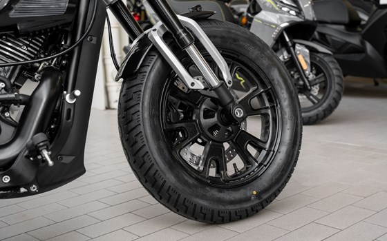 Neufahrzeug Benelli Leoncino Bobber 400 - Bild 12