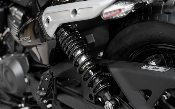 Neufahrzeug Benelli Leoncino Bobber 400 - Bild 17