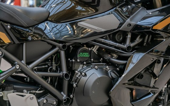 Neufahrzeug Kawasaki Ninja H2 SX - Bild 19