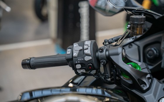 Neufahrzeug Kawasaki Ninja H2 SX - Bild 8