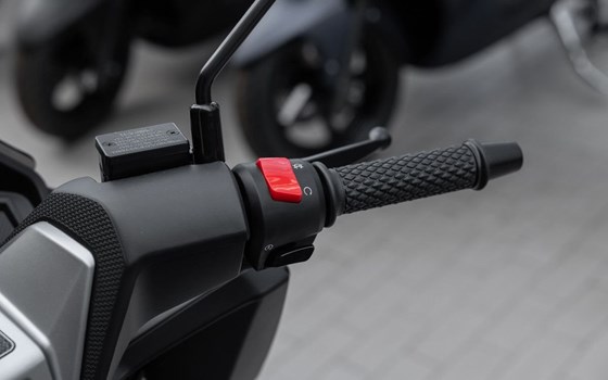 Neufahrzeug Voge SR1 125 ABS TCS - Bild 7