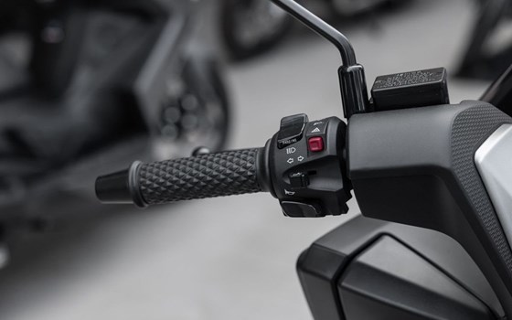 Neufahrzeug Voge SR1 125 ABS TCS - Bild 8