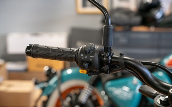 Neufahrzeug Royal Enfield Guerrilla 450 - Bild 9