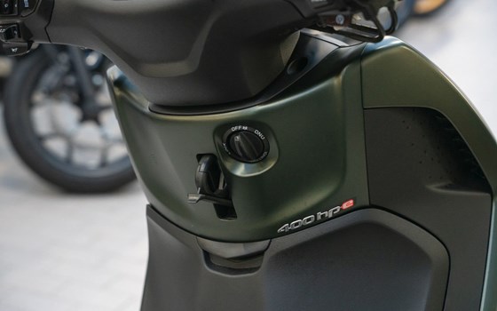 Gebrauchtmotorrad Piaggio Beverly 400 hpe - Bild 10