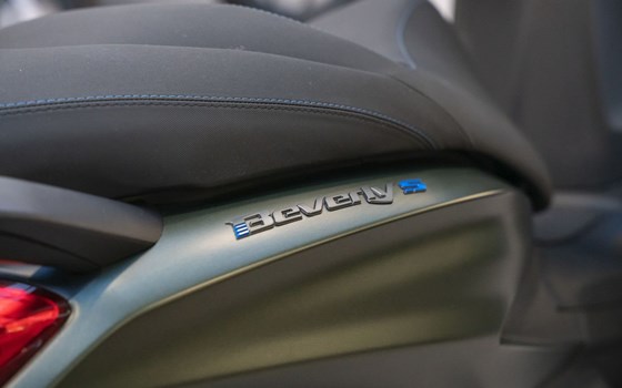 Gebrauchtmotorrad Piaggio Beverly 400 hpe - Bild 11