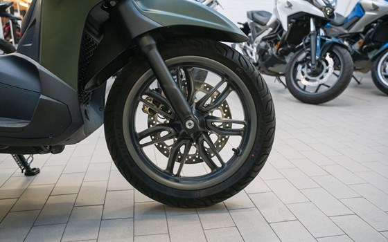 Gebrauchtmotorrad Piaggio Beverly 400 hpe - Bild 12