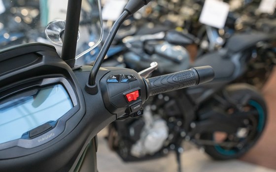 Gebrauchtmotorrad Piaggio Beverly 400 hpe - Bild 7