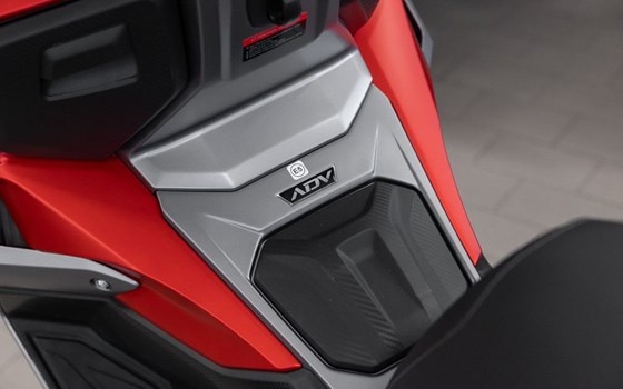 Neufahrzeug Voge SR1 ADV 125 ABS TCS - Bild 10