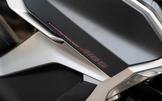 Neufahrzeug Kymco AK 575i ABS Premium - Bild 19