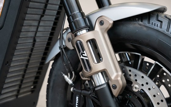 Neufahrzeug QJ Motor SRV 600V - Bild 21