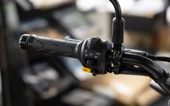 Neufahrzeug Royal Enfield Guerrilla 450 - Bild 13