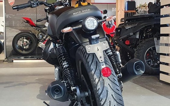 Neufahrzeug Moto Guzzi V7 Stone - Bild 5