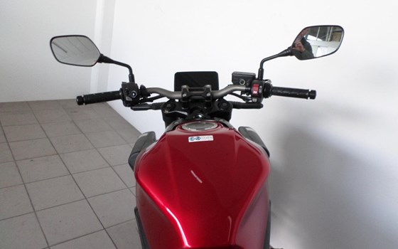 Gebrauchtmotorrad Honda CB650R E-Clutch - Bild 6