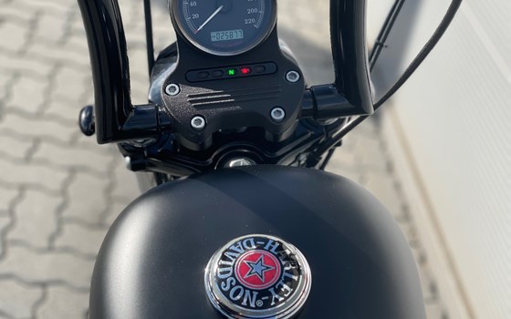 Gebrauchtmotorrad Harley-Davidson Sportster XL 883 N Iron - Bild 6
