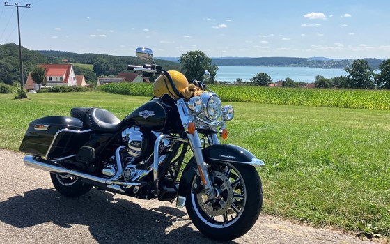 Gebrauchtmotorrad Harley-Davidson Road King Classic FLHRC - Bild 4