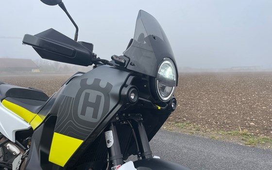 Gebrauchtmotorrad Husqvarna Norden 901 - Bild 2