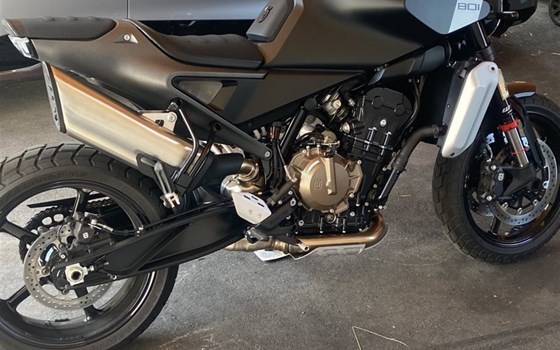 Gebrauchtmotorrad Husqvarna Svartpilen 801 - Bild 3