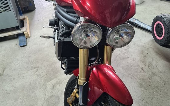 Gebrauchtmotorrad Triumph Speed Triple 1050 - Bild 1