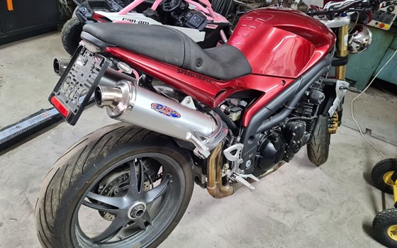 Gebrauchtmotorrad Triumph Speed Triple 1050 - Bild 2