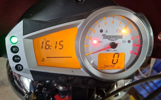 Gebrauchtmotorrad Triumph Speed Triple 1050 - Bild 4