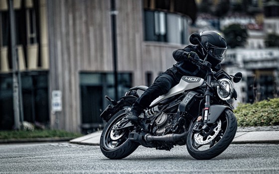 Gebrauchtmotorrad Husqvarna Svartpilen 401 - Bild 4