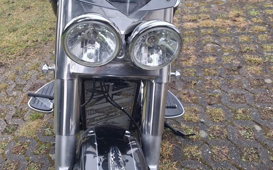 Gebrauchtmotorrad Triumph Thunderbird Commander - Bild 3