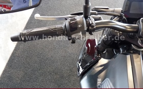 Gebrauchtmotorrad Honda CB125R - Bild 6