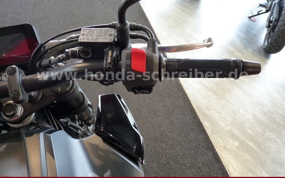 Gebrauchtmotorrad Honda CB125R - Bild 7