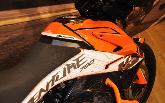 Gebrauchtmotorrad KTM 790 Adventure - Bild 5