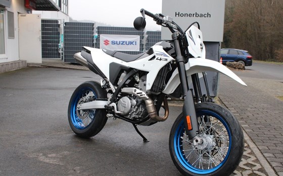 Neufahrzeug Suzuki DR-Z4SM - Bild 1