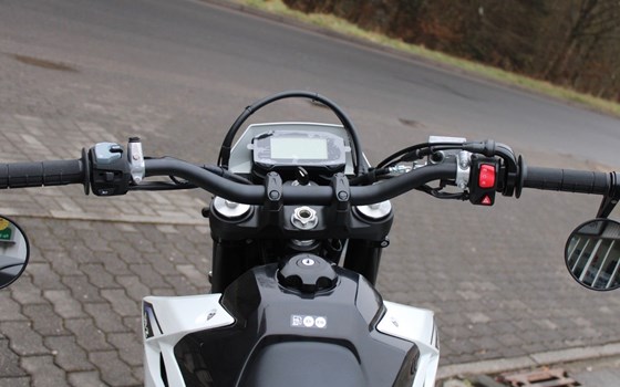 Neufahrzeug Suzuki DR-Z4SM - Bild 12