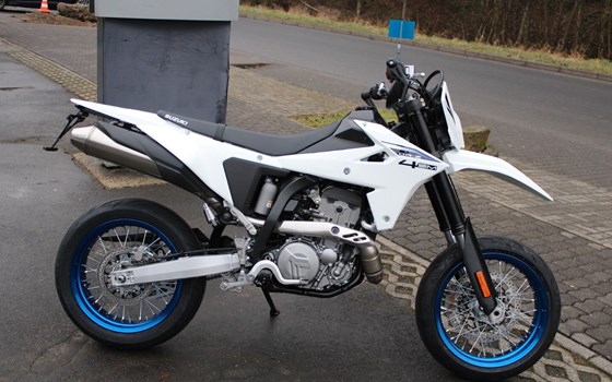 Neufahrzeug Suzuki DR-Z4SM - Bild 13