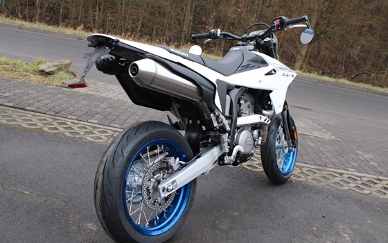 Neufahrzeug Suzuki DR-Z4SM - Bild 4