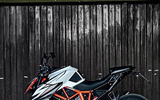 Gebrauchtmotorrad KTM 1290 Super Duke R - Bild 1