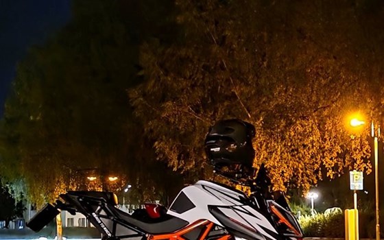 Gebrauchtmotorrad KTM 1290 Super Duke R - Bild 2