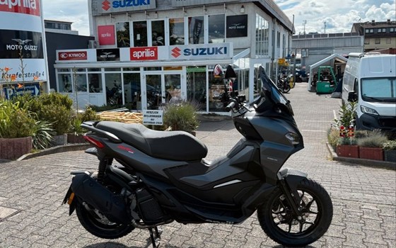 Neufahrzeug Aprilia SR GT 125 - Bild 1
