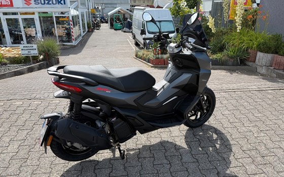 Neufahrzeug Aprilia SR GT 125 - Bild 7